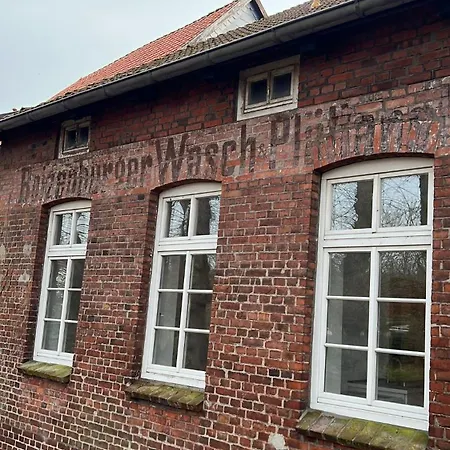 Alte Waescherei- Idyllische Nostalgie Am Elberadweg Boizenburg Exterior photo