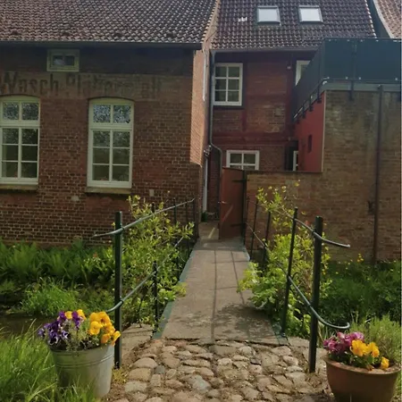 Alte Waescherei- Idyllische Nostalgie Am Elberadweg Boizenburg Exterior photo